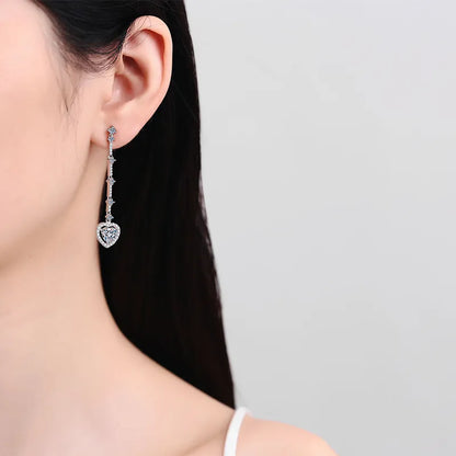 2-carat Moissanite Zircon Heart-shaped Earrings, Shining Brilliantly