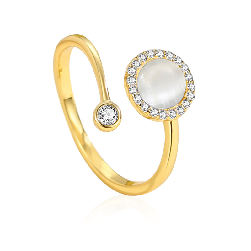 Fashionable luxury round ring with geometric design